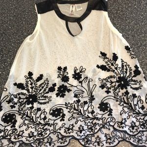 NBW Lace white and black shirt